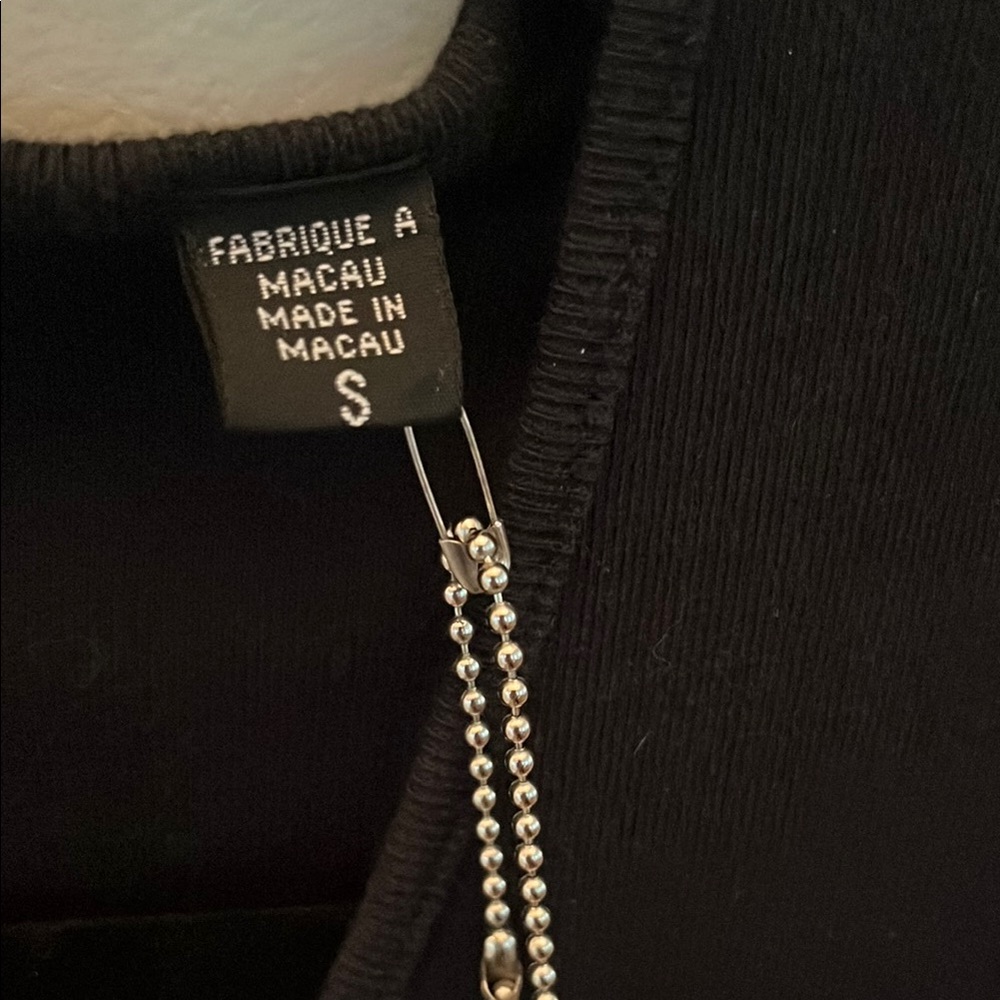 Fitted Black Tank Top with High Neckline - Picture 3 of 5